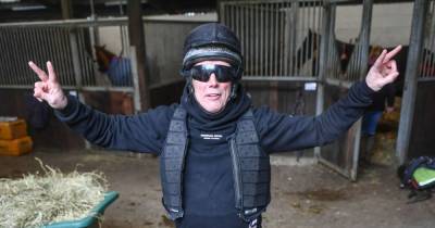 Happy Mondays star Bez launches horse racing club - and he needs fans' help - www.manchestereveningnews.co.uk