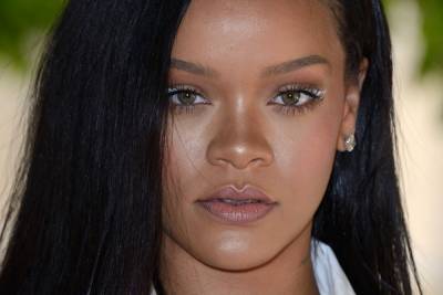 Rihanna Teases New Music Is Coming ‘Soon’ As She Celebrates 5-Year Streak Of ‘Anti’ On Billboard 200 - etcanada.com