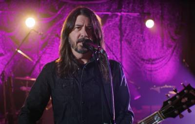 Watch Dave Grohl tell the story of how Foo Fighters’ ‘Everlong’ was created - www.nme.com