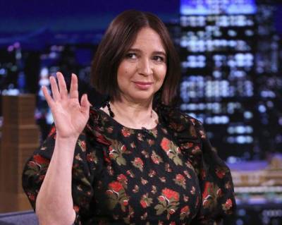 Maya Rudolph Jokes About Doing The Splits On The ‘Vanity Fair Hollywood Issue’ Cover - etcanada.com