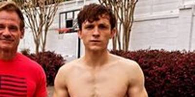 Tom Holland Shares a Photo Looks Ripped Shirtless With His Trainer! - www.justjared.com