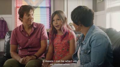 Pantene champions LGBTQ families in ad featuring trans child with lesbian parents - www.metroweekly.com