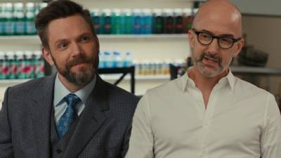 'American Housewife' Finale Sneak Peek: 'Community' Stars Joel McHale and Jim Rash Reunite (Exclusive) - www.etonline.com - USA