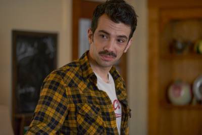 Jay Baruchel consulted his wife before joining ‘The Moodys’ - nypost.com