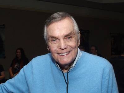 Peter Marshall Gets Ready To Celebrate 95th Birthday After Recovering From COVID-19 - etcanada.com