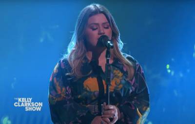 Watch Kelly Clarkson cover ‘Mad World’ by Tears For Fears - www.nme.com - USA