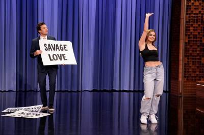 Addison Rae Visits ‘Tonight Show’, Teaches TikTok Dances To Jimmy Fallon - etcanada.com