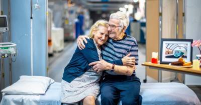 The heartwarming moment loving Ivy and Bill, husband and wife of 64 years, are reunited in hospital - www.manchestereveningnews.co.uk - Manchester
