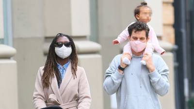 Joshua Jackson Jodie Turner-Smith Step Out For Rare Stroll With Adorable Daughter Janie, 11 Mos. - hollywoodlife.com - New York