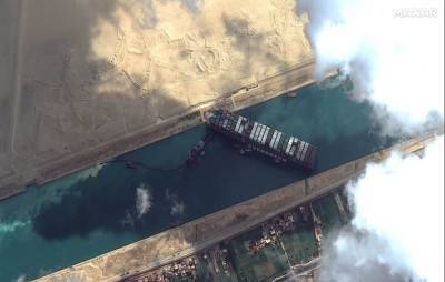 ‘Microsoft Flight Simulator’ mod blocks Suez Canal with Ever Given cargo ship - www.nme.com