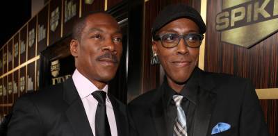 Eddie Murphy & Arsenio Hall Say They Were 'Forced' to Cast White Actor in Original 'Coming to America' - www.justjared.com