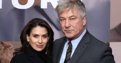 Alec Baldwin's wife introduces daughter Lucia to fans - www.msn.com