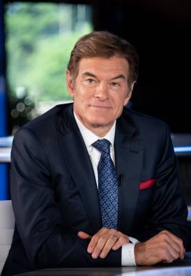 Dr. Oz Describes The Moment He Revived A Man That Collapsed At A New Jersey Airport: ‘We Got The Heart Beating Again’ - etcanada.com - Canada - New Jersey - city Newark