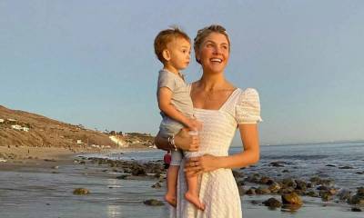 The Talk's Amanda Kloots shares gorgeous beach photo with son Elvis - hellomagazine.com