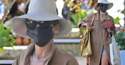 Sara Gilbert - Nicole Richie - Tom Werner - Nicole Richie dons oversize shirt dress and bucket for LA outing - msn.com