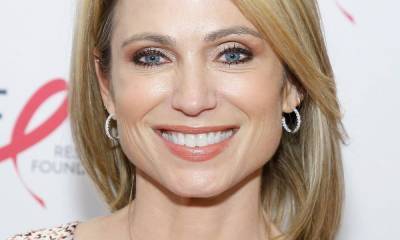 GMA's Amy Robach shares gorgeous poolside selfie during romantic getaway - hellomagazine.com