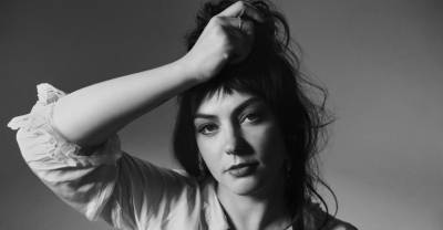 Angel Olsen shares “It’s Every Season (Whole New Mess),” announces boxset - www.thefader.com