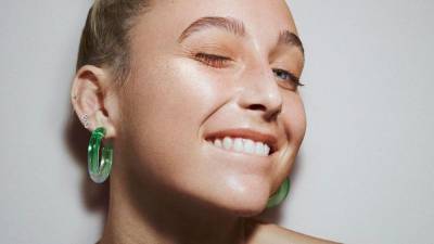 Emma Chamberlain Drops Her Skin-Care Routine - www.glamour.com