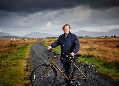 Enda Kenny to host his first ever TV show around Ireland - evoke.ie - Ireland