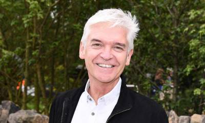 Phillip Schofield's £1k garden feature at home after split from wife revealed - hellomagazine.com - Britain