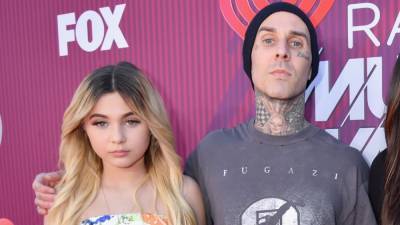 Travis Barker's 15-Year-Old Daughter Alabama Uses Makeup to Cover Up His Face Tattoos: Watch - www.etonline.com - Alabama