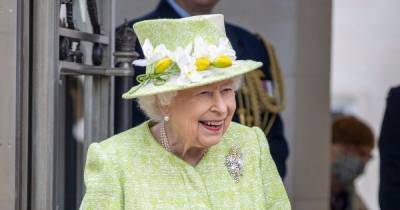 How the Queen's head to toe green and spring florals herald the start of a new chapter - www.ok.co.uk