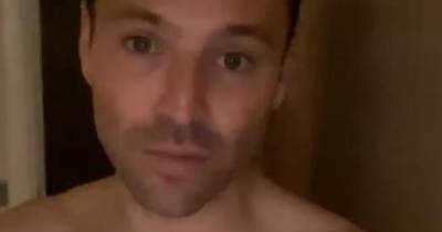 Topless Mark Wright reveals his top bedtime hack and explains why there's underwear on the floor - www.manchestereveningnews.co.uk