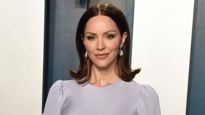 Katharine McPhee Embraces Her Curves in a Bikini Five Weeks After Giving Birth - www.etonline.com - county Foster