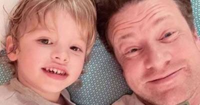 Jamie Oliver shares adorable video of son River dancing in the sun - www.msn.com