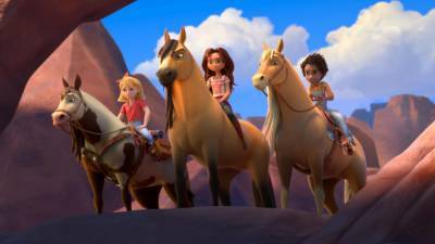 ‘Spirit Untamed’ Trailer: Julianne Moore, Jake Gyllenhaal, Eiza Gonzalez, & More Lend Their Voices To This Animated Feature - theplaylist.net
