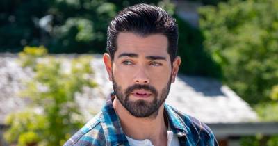 Jesse Metcalfe Exiting Hallmark Channel’s ‘Chesapeake Shores’ in Season 5 After Being ‘Tailor-Made’ for the Role - www.usmagazine.com