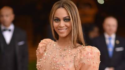 Beyoncé Just Shared Some Rare Photos of Her Twins—And a New Twinning Selfie With Blue - www.glamour.com
