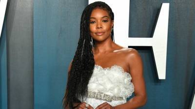Gabrielle Union and Stepdaughter Zaya Wade Recreate Classic Scene From '10 Things I Hate About You' -- Watch! - www.etonline.com