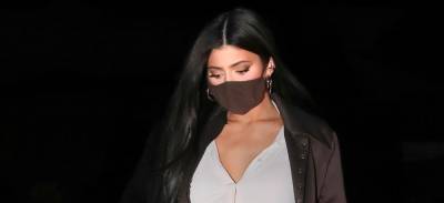 Kylie Jenner Goes White Hot for Night Out with Friends! - www.justjared.com - Santa Monica