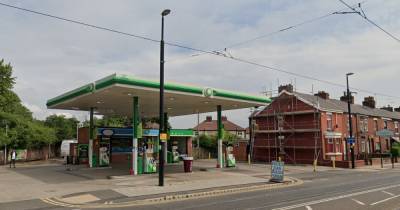 Petrol station given licence to sell alcohol after 24 hour and late night refreshment plans dropped - www.manchestereveningnews.co.uk