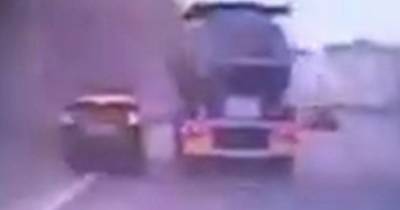 The heart-stopping moment 'totally unaware' HGV driver ran a car off the motorway - www.manchestereveningnews.co.uk