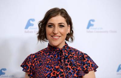 Mayim Bialik Reveals How She’ll Pay Style Tribute To Alex Trebek While Guest Hosting ‘Jeopardy!’ - etcanada.com