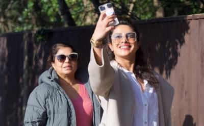 Priyanka Chopra Snaps Cute Pics with Her Mom While Out in London - www.justjared.com - London - city Holland, county Park