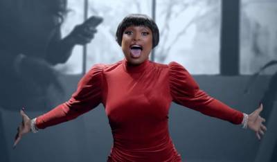 Jennifer Hudson Drops Full 'Ain't No Mountain High Enough' Cover After Singing It in Mastercard Commercial - www.justjared.com