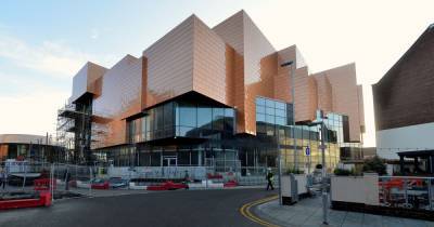 Concerns raised over Rochdale’s flagship Riverside shopping centre - the council will have to pay rent on empty units for the next 34 years - www.manchestereveningnews.co.uk