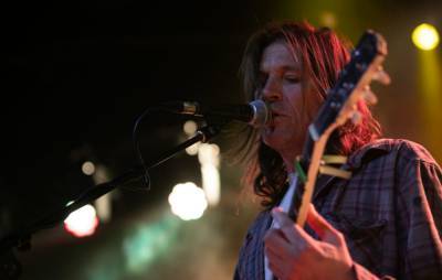 The Lemonheads’ Evan Dando performs in local supermarket that found his lost wallet - www.nme.com - state Massachusets