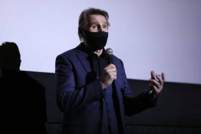 Liam Neeson Thanks Fans Of ‘The Marksman’ At Appearance For NY Theatrical Release - deadline.com