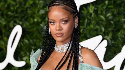Rihanna Got Curtain Bangs, and Unsurprisingly She Looks Amazing - www.glamour.com