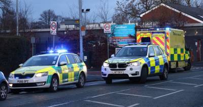 Teenager taken to hospital with serious injury after crashing into lamppost - www.manchestereveningnews.co.uk