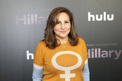Kathy Najimy Talks Obsessing Over Bette Midler, Filming ‘Sister Act 2’ And More - etcanada.com