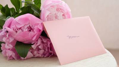 Mother's Day Gift Guide: Flower Delivery, Fashion, Beauty and More - www.etonline.com