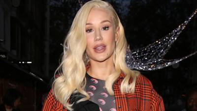Iggy Azalea Debuts Green Hair Makeover While Wearing White Tank With Nothing Underneath - hollywoodlife.com - Brazil