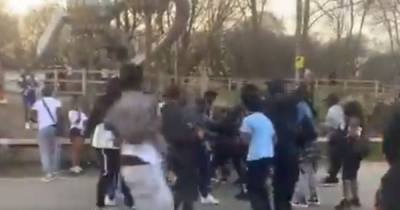 Video captures 'vicious scrap' surrounded by '200 schoolchildren' in Heaton Park - www.manchestereveningnews.co.uk