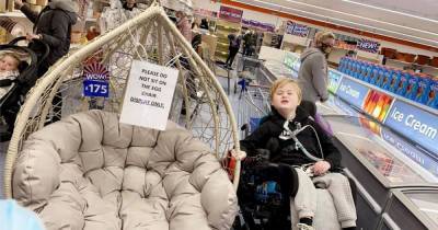 Mum of terminally ill boy moved to tears by kindness of B&M staff - www.manchestereveningnews.co.uk