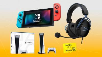 Best Gaming Devices to Give As Graduation Gifts in 2021 - www.etonline.com